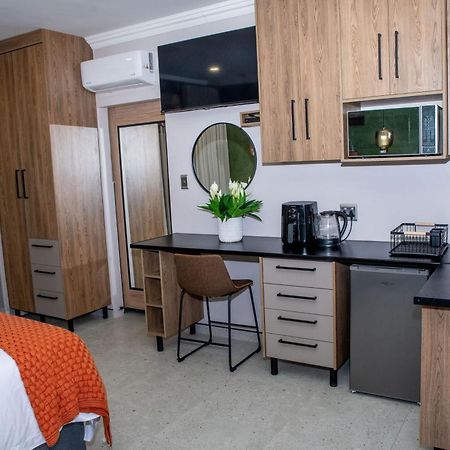 Iso'Bella Vita Guesthouse 팔라보르와 외부 사진